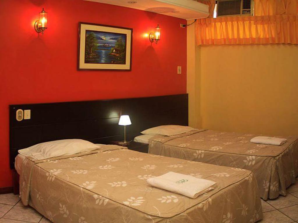 Hotel & Suites La Posada De Lobo Iquitos Ngoại thất bức ảnh
