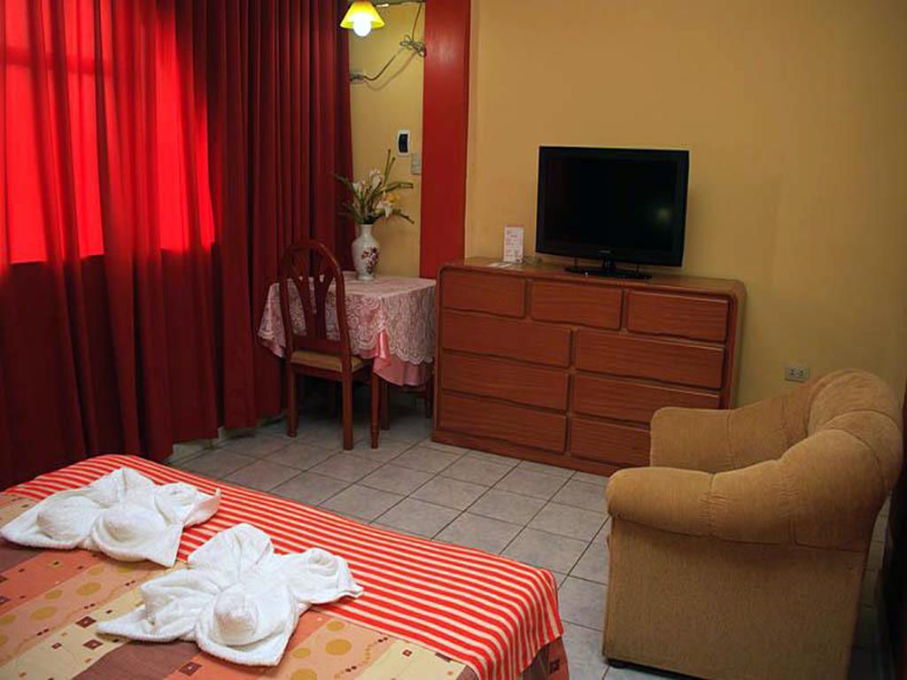Hotel & Suites La Posada De Lobo Iquitos Phòng bức ảnh
