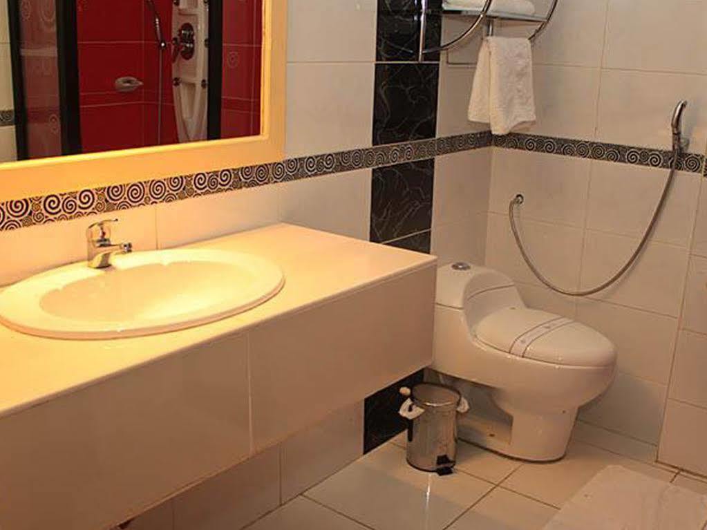 Hotel & Suites La Posada De Lobo Iquitos Ngoại thất bức ảnh